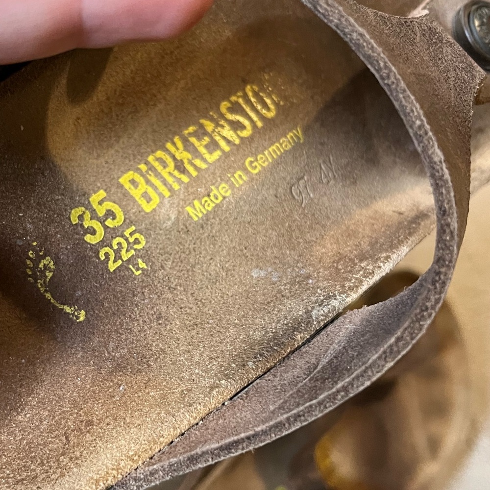 Birkenstock Gizeh Sandals - Picture 9 of 9